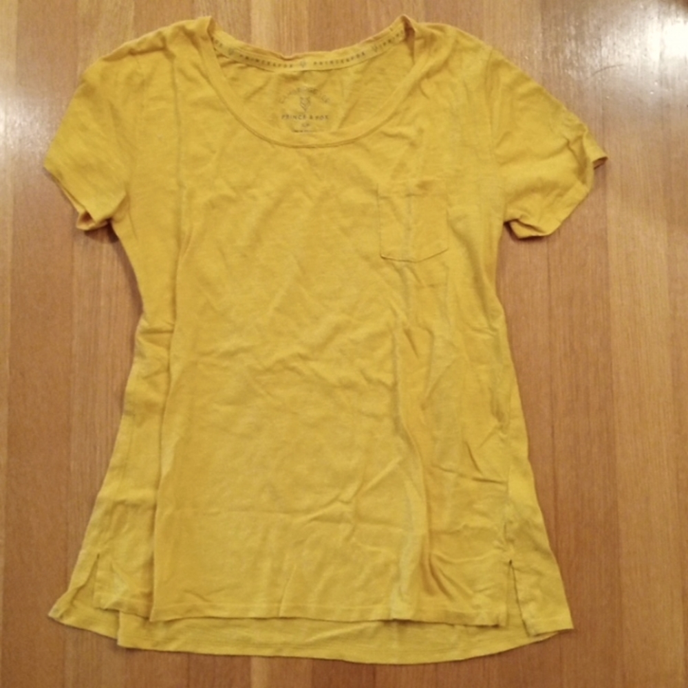 NWOT Yellow Cambridge Short Sleeve Top juniors Small